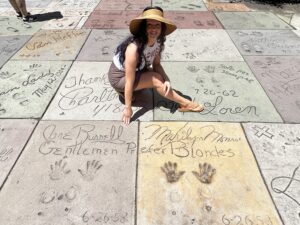 Shantel with Jane Russell and Marilyn Monroe's impressions at Grauman's Chinese Theatre, Hollywood